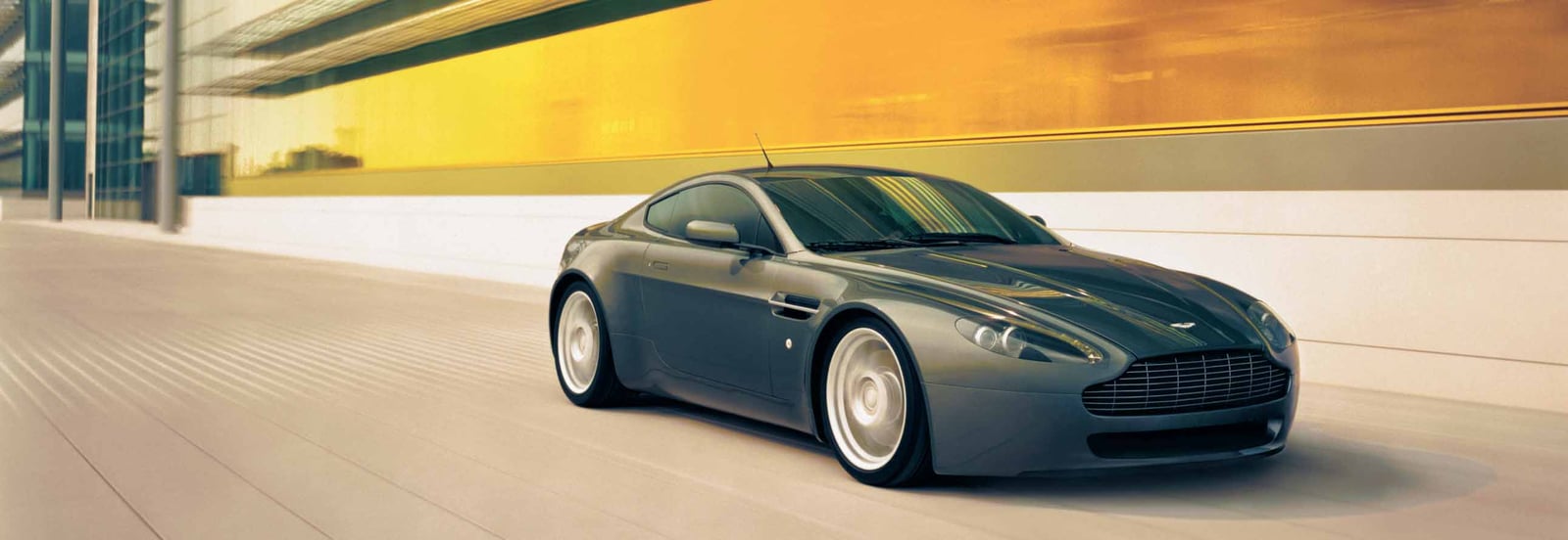 Aston Martin V8 Vantage (2005)
